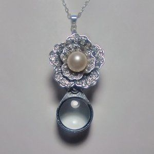 Magnifying Glass Floral Pearl Loupe Pendant Necklace 20x Strong